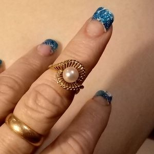 Gold Pearl ring